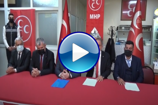 İYİ Parti'den istifa eden Alaşehir İlçe Başkanı ve partililer MHP'ye katıldı